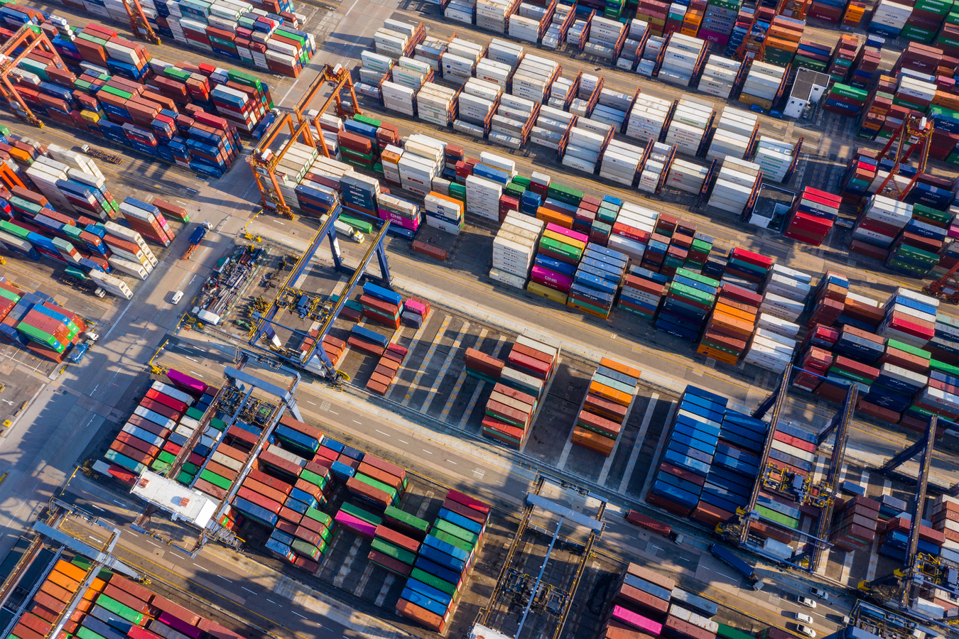 Abstract visualization of supply chain network connections